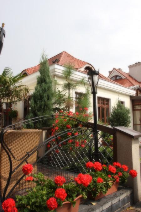 Hotel Palacyk Konin Exterior foto